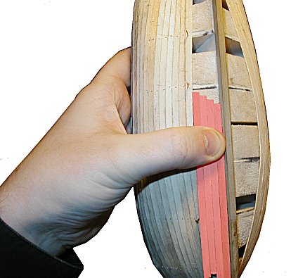 Situasjonen midskips: Det er plass til fire planker