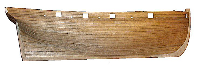 Ferdig_planket_A Ferdig planket skrog, sett fra siden