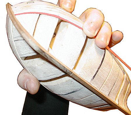 Slik skal det være: Listen ligger helt dønn mot skroget, helt av seg selv