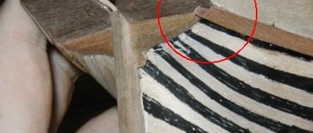 Tilpassing_av_barkholt_akter Jeg har skåret et hakk i barkholtet